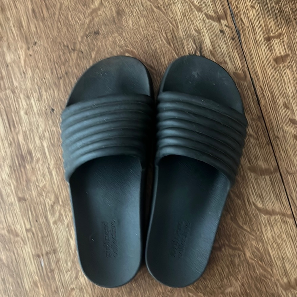 Girlfriend Collectives slides W9